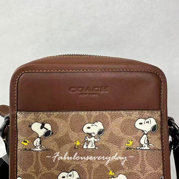 Coach X Peanuts Men's Sullivan Crossbody Bag With Snoopy Print In Tan CBK48 NWT - Picture 7 of 9